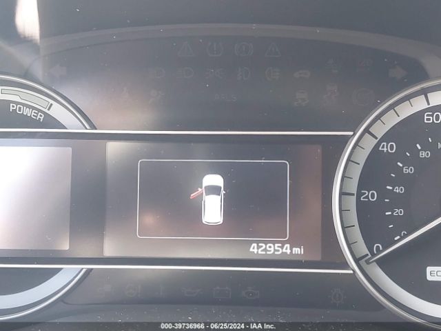 KNDCB3LC8K5260327 KIA NIRO LX