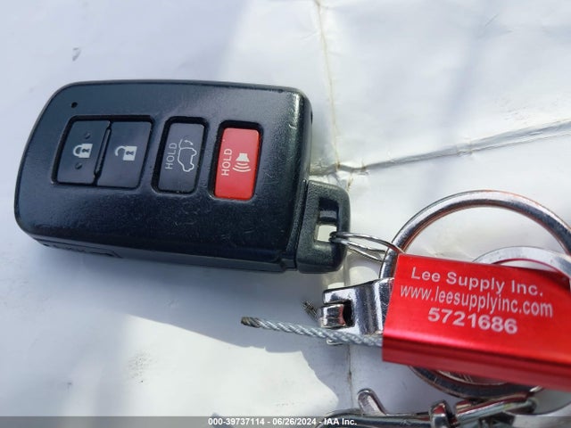 Toyota Rav4 Xle 2018 2T3RFREV3JW786047 Image 11