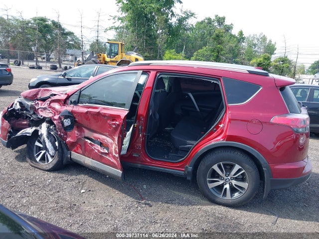 Toyota Rav4 Xle 2018 2T3RFREV3JW786047 Image 14