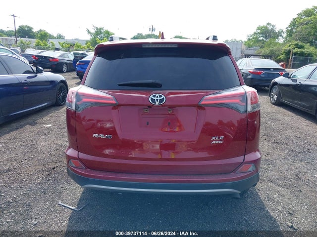 Toyota Rav4 Xle 2018 2T3RFREV3JW786047 Image 16
