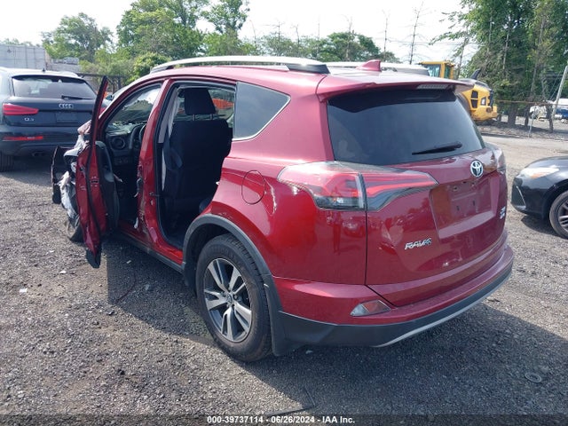 Toyota Rav4 Xle 2018 2T3RFREV3JW786047 Image 3