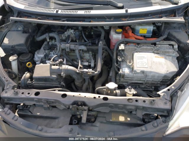 JTDKDTB30E1570829 Toyota Prius C One