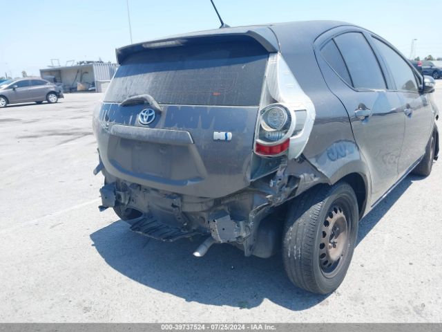 JTDKDTB30E1570829 Toyota Prius C One