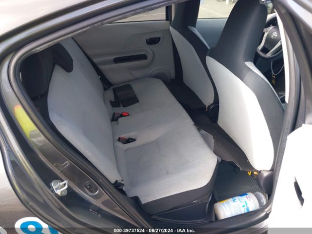 JTDKDTB30E1570829 Toyota Prius C One