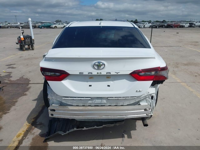 Toyota CAMRY LE 2022 4T1C11AK2NU697683 Image 16