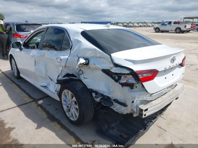 Toyota CAMRY LE 2022 4T1C11AK2NU697683 Image 3
