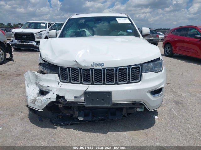 1C4RJEAG3JC275357 Jeep Grand Cherokee Laredo 4x2