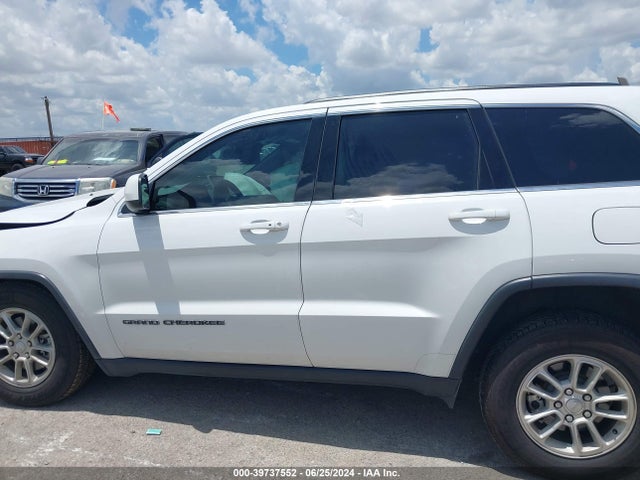 1C4RJEAG3JC275357 Jeep Grand Cherokee Laredo 4x2