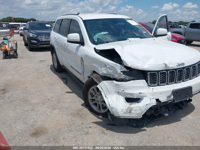 1C4RJEAG3JC275357 Jeep Grand Cherokee Laredo 4x2