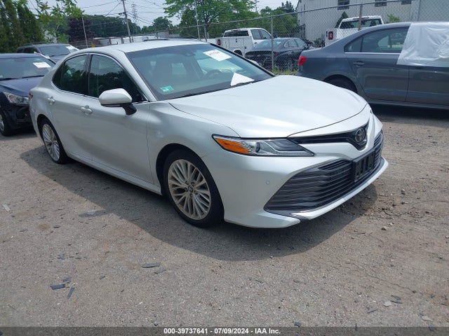 Toyota CAMRY XLE 2018 4T1B11HK2JU008849 main image