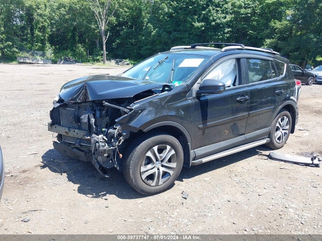 Toyota RAV4 LE 2018 2T3BFREV2JW783707 Image 2