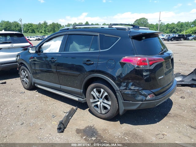 Toyota RAV4 LE 2018 2T3BFREV2JW783707 Image 3