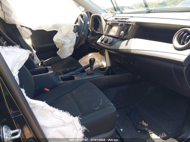 Toyota RAV4 LE 2018 2T3BFREV2JW783707 Image 5
