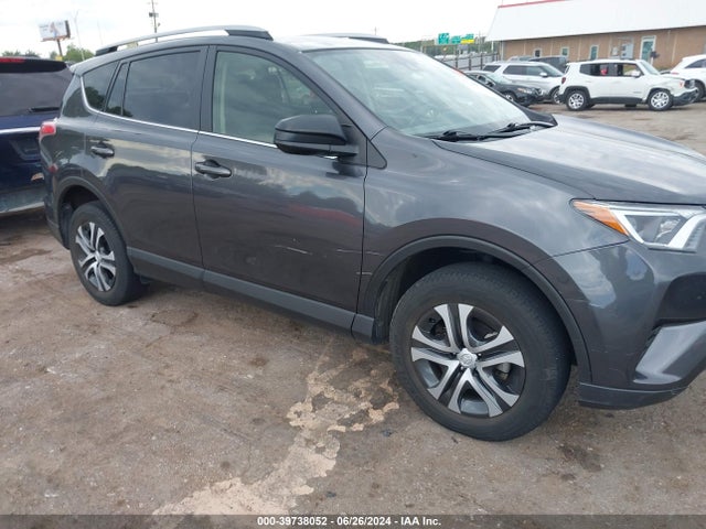 Toyota RAV4 LE 2018 JTMZFREV5JJ151166 Image 13