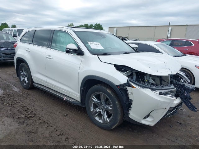 Toyota Highlander Limited Platinum 2018 5TDDZRFH3JS812786 Image 13