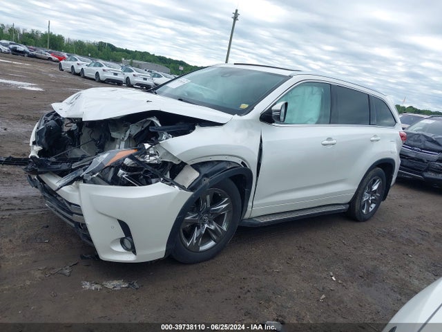 Toyota Highlander Limited Platinum 2018 5TDDZRFH3JS812786 Image 14