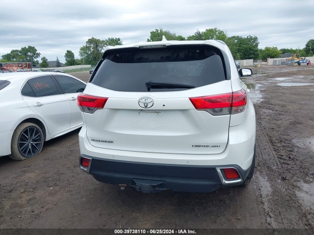 Toyota Highlander Limited Platinum 2018 5TDDZRFH3JS812786 Image 16