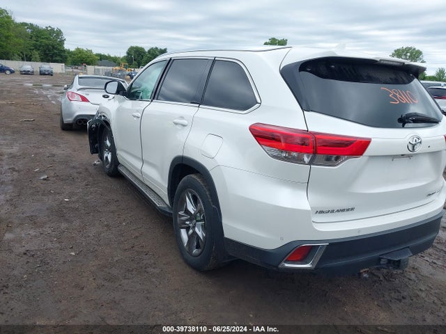 Toyota Highlander Limited Platinum 2018 5TDDZRFH3JS812786 Image 3