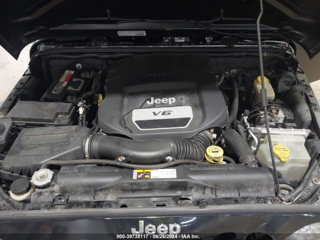 1C4BJWDG6EL159191 Jeep Wrangler Unlimited Sport