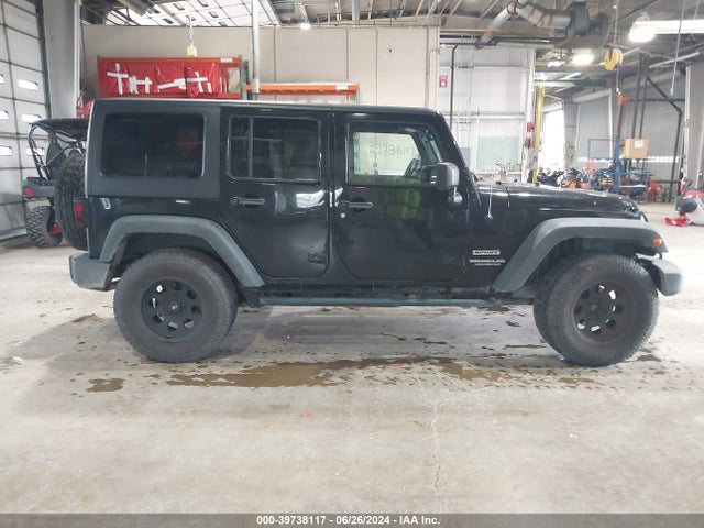 1C4BJWDG6EL159191 Jeep Wrangler Unlimited Sport