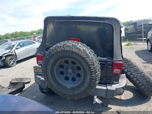 1C4BJWDG4HL629710 Jeep Wrangler Unlimited Sport 4x4