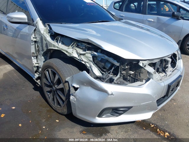 2018 Nissan Altima 2.5 Sl მანქანა იყიდება აუქციონზე, vin: 1N4AL3AP1JC215420, აუქციონის ნომერი: 39738225