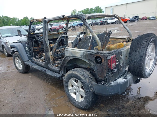 1C4BJWDG3HL718958 Jeep Wrangler Unlimited Sport 4x4