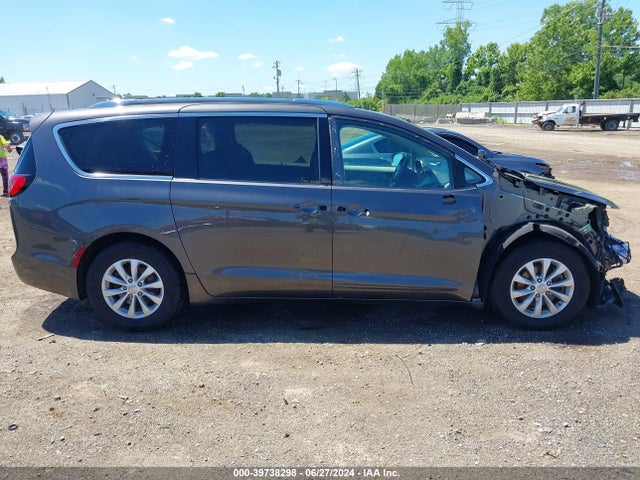 Chrysler Pacifica Touring L Plus 2018 2C4RC1EG2JR257601 Image 14