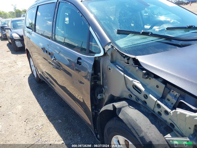 2C4RC1EG2JR257601 Chrysler Pacifica Touring L Plus