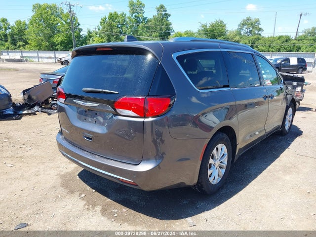 2C4RC1EG2JR257601 Chrysler Pacifica Touring L Plus