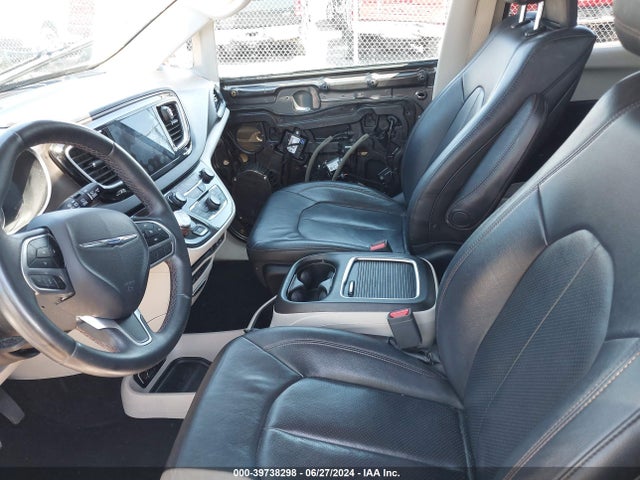 2C4RC1EG2JR257601 Chrysler Pacifica Touring L Plus
