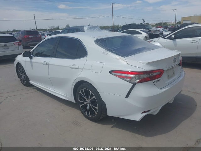 Toyota CAMRY SE 2018 4T1B11HK2JU575126 Image 3