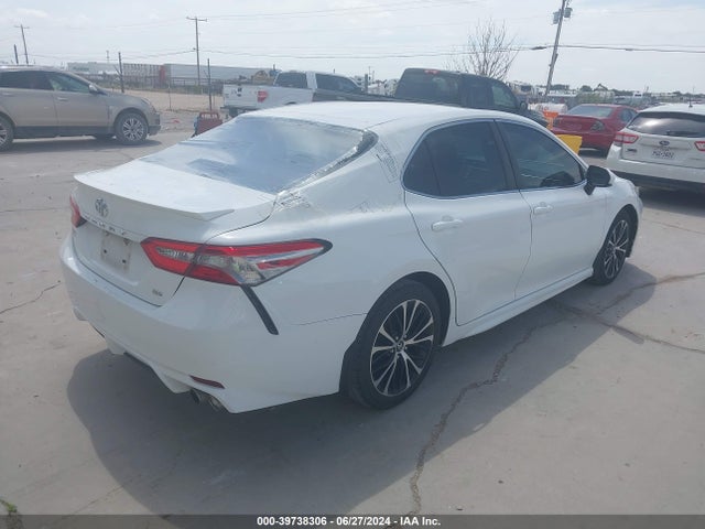 Toyota CAMRY SE 2018 4T1B11HK2JU575126 Image 4