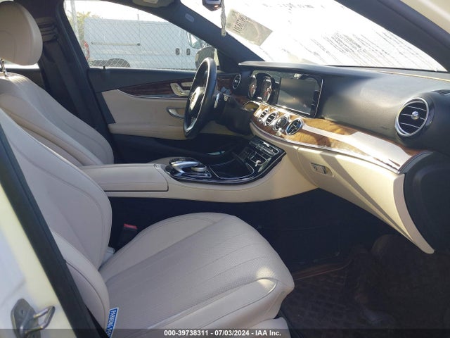 WDDZF4KB6HA231976 Mercedes-Benz E 300 4matic