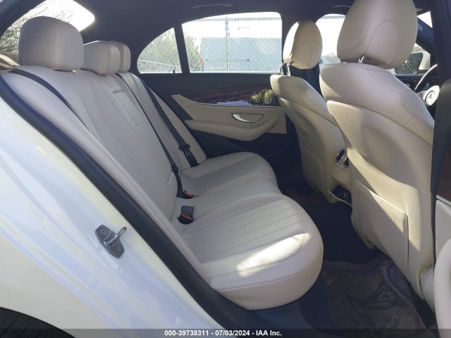 WDDZF4KB6HA231976 Mercedes-Benz E 300 4matic