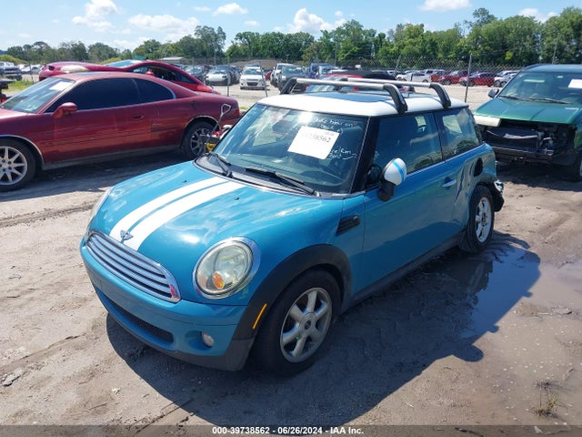 2009 MINI COOPER WMWMF33589TZ21156 Photo 1
