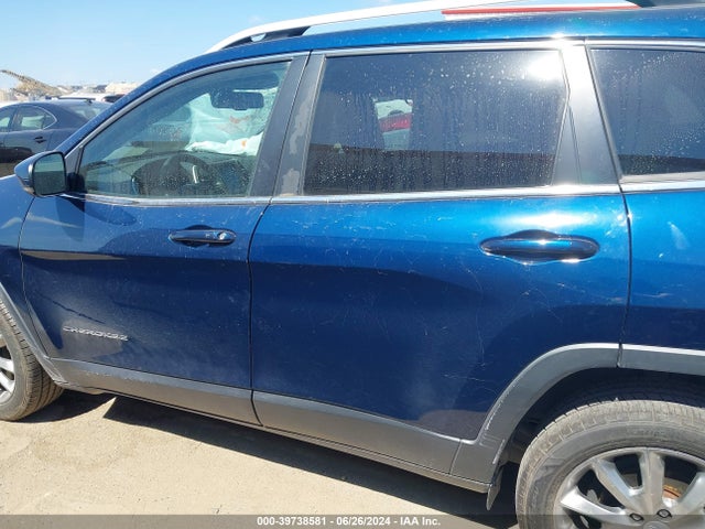 1C4PJLDB7JD561752 Jeep Cherokee Limited Fwd
