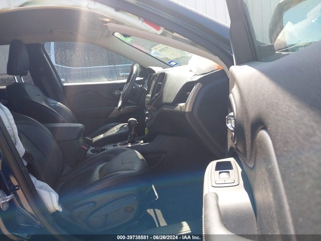 1C4PJLDB7JD561752 Jeep Cherokee Limited Fwd