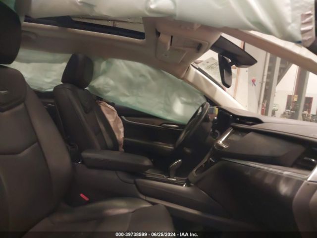 1GYKNFRS7JZ120256 Cadillac Xt5 Premium Luxury