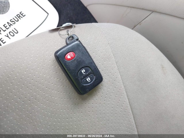 Toyota Prius Three 2014 JTDKN3DU5E0374202 Image 11