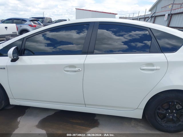 Toyota Prius Three 2014 JTDKN3DU5E0374202 Image 14
