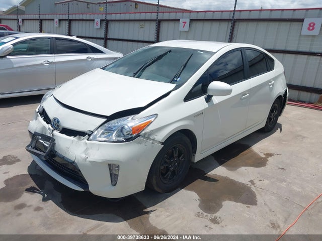Toyota Prius Three 2014 JTDKN3DU5E0374202 Image 2