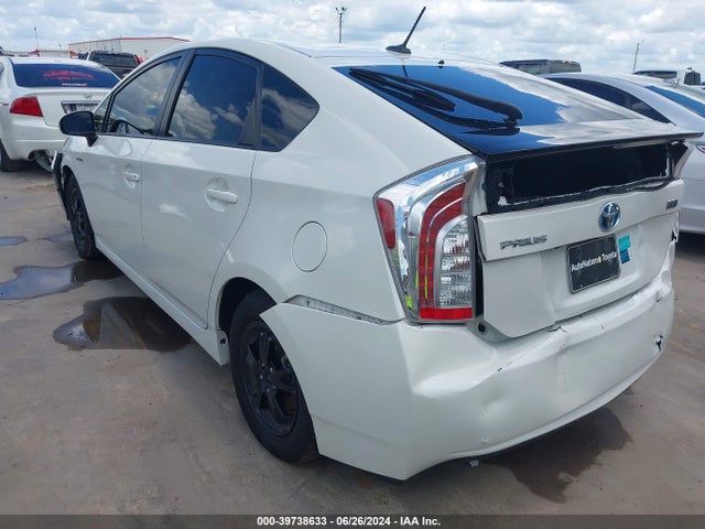 Toyota Prius Three 2014 JTDKN3DU5E0374202 Image 3