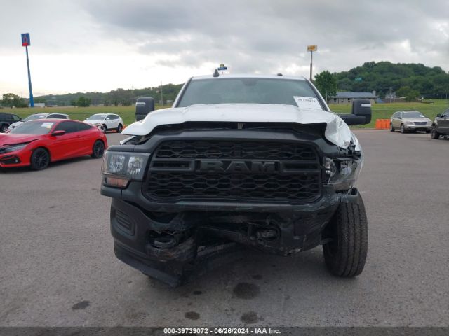 3C6UR5HJ1RG132055 RAM 2500 Tradesman  4x4 8' Box