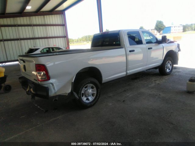 3C6UR5HJ1RG132055 RAM 2500 Tradesman  4x4 8' Box