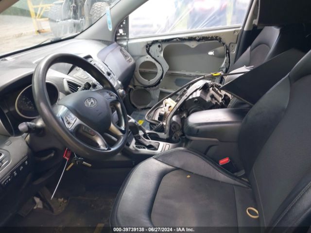 KM8JTCAF5FU960556 Hyundai TUCSON GLS