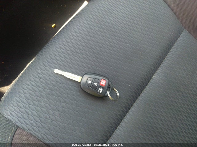 Toyota COROLLA LE 2018 5YFBURHE9JP783120 Image 11