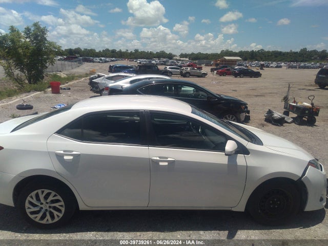 Toyota COROLLA LE 2018 5YFBURHE9JP783120 Image 13