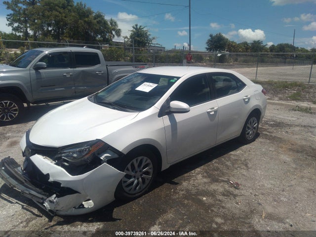 Toyota COROLLA LE 2018 5YFBURHE9JP783120 Image 2