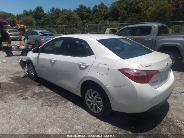 Toyota COROLLA LE 2018 5YFBURHE9JP783120 Image 3